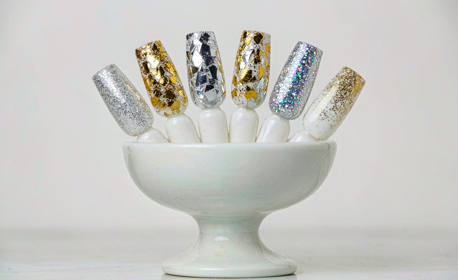 Nail Art Glitter and Flakes: Mesh Size, Solvent Resistance and Layering Technique